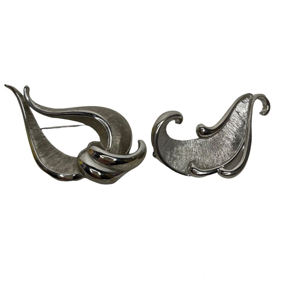 2 Vintage Silver Tone Pin Brooch 2.5"‎